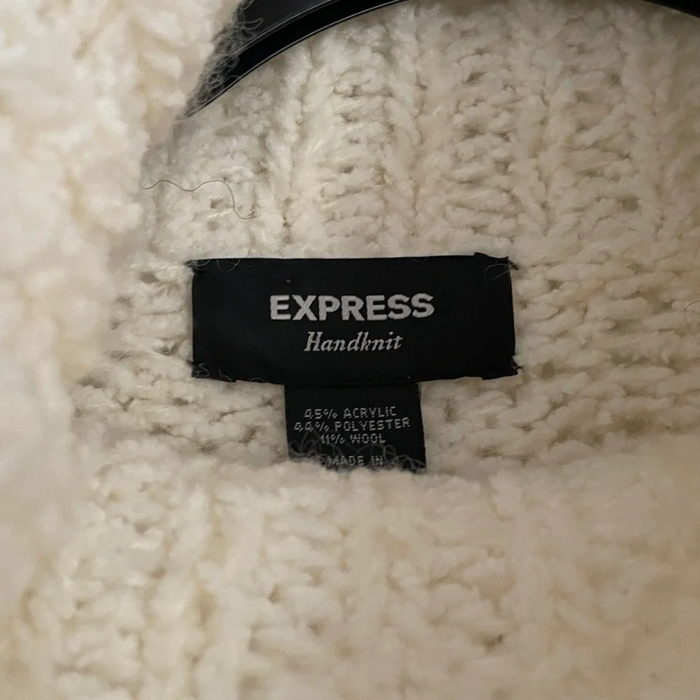 Express Ivory Chunky Hand Made Knit Pullover in size S - Picture 2 of 5